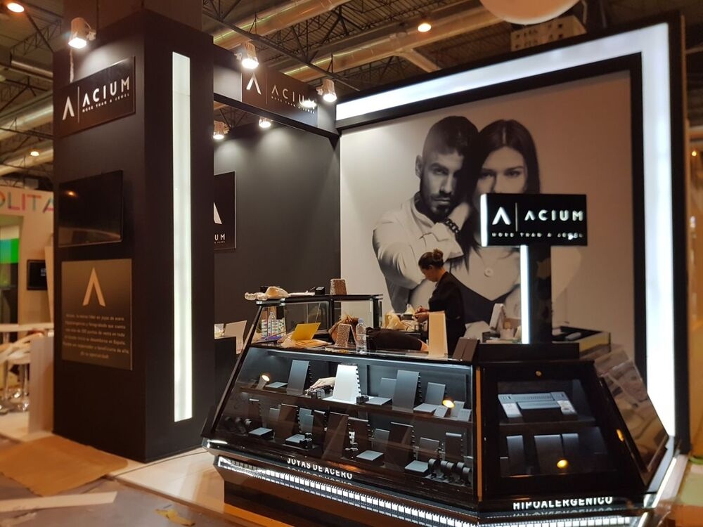 Montaje de stands a medida en Madrid con equipo técnico especializado